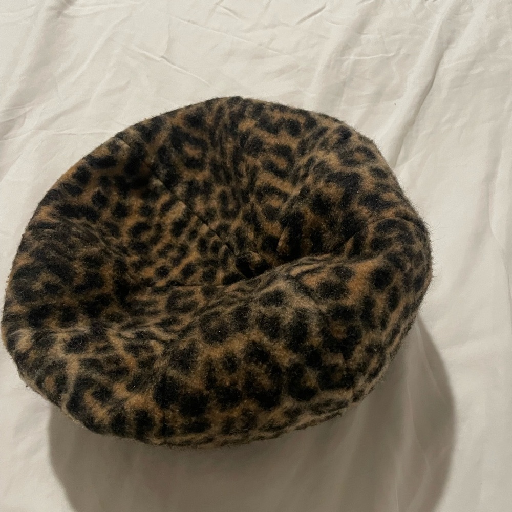 STARLET BERET IN VINTAGE LEOPARD PRINT - VIXEN BY MICHELINE PITT - Picture 3 of 4